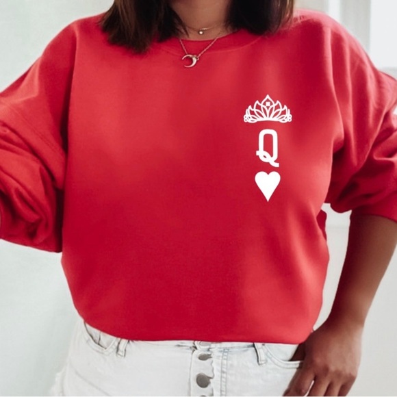 Queen of hearts Valentines Crewneck Sweatshirt S-5X - Picture 2 of 4